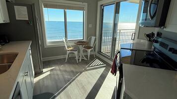 KylskÄp, mikrovÄgsugn, ugn och spishÀll