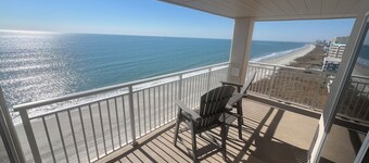Ocean front penthouse 2bed, 2bath newly renovated. Beautiful ocean front views!
