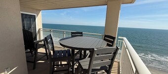 Ocean front penthouse 2bed, 2bath newly renovated. Beautiful ocean front views!
