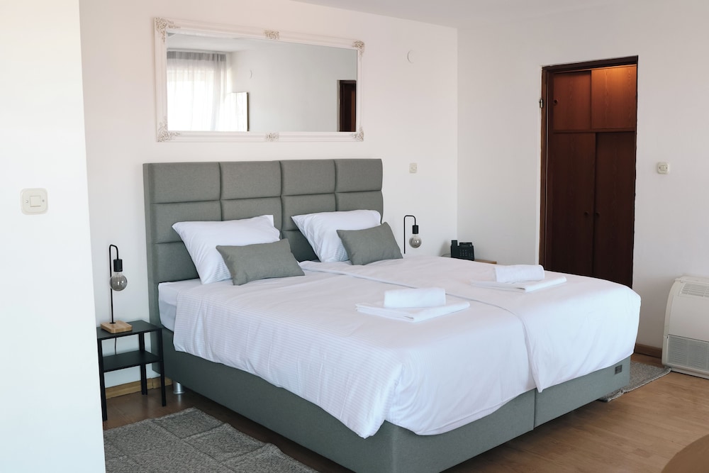 Artena Hotel photo 4