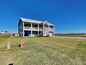 Property amenity - Salty Sunrise by Miss Kitty’s (Rockport)