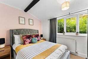 3 chambres, fer et planche à repasser, accès Internet, draps fournis