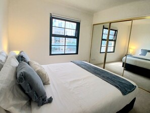 3 bedrooms, desk, iron/ironing board, travel crib