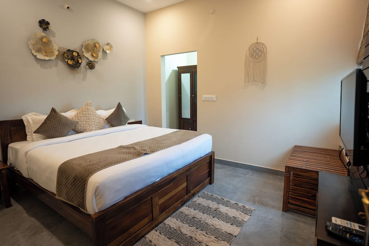 Studio one bedroom Villa | 3 bedrooms, desk, blackout drapes, soundproofing