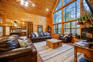 Smart TV - Breckoma Lodge sleep 20 w/ pool table/bocce/hotTub (Broken Bow)