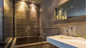 Apartment | Bathroom - Contemporary Studio - 2P - Passy (Paris)
