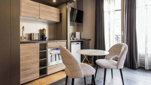Apartment | Private kitchen - Contemporary Studio - 2P - Passy (Paris)