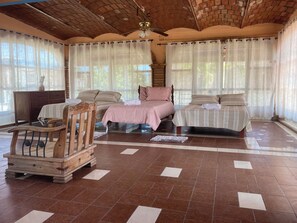 6 bedrooms, WiFi, bed sheets - Spacious 6-bedroom house in beautiful La Peñita de Jaltemba with WiFi, AC (La Peñita de Jaltemba)