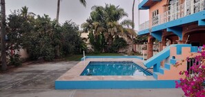Pool - Spacious 6-bedroom house in beautiful La Peñita de Jaltemba with WiFi, AC (La Peñita de Jaltemba)