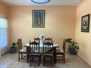 Dining - Spacious 6-bedroom house in beautiful La Peñita de Jaltemba with WiFi, AC (La Peñita de Jaltemba)