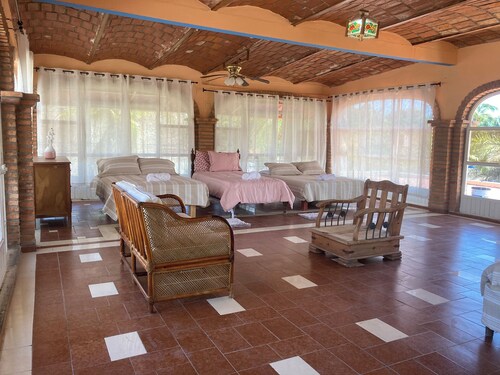 Spacious 6-bedroom house in beautiful La Peñita de Jaltemba with WiFi, AC