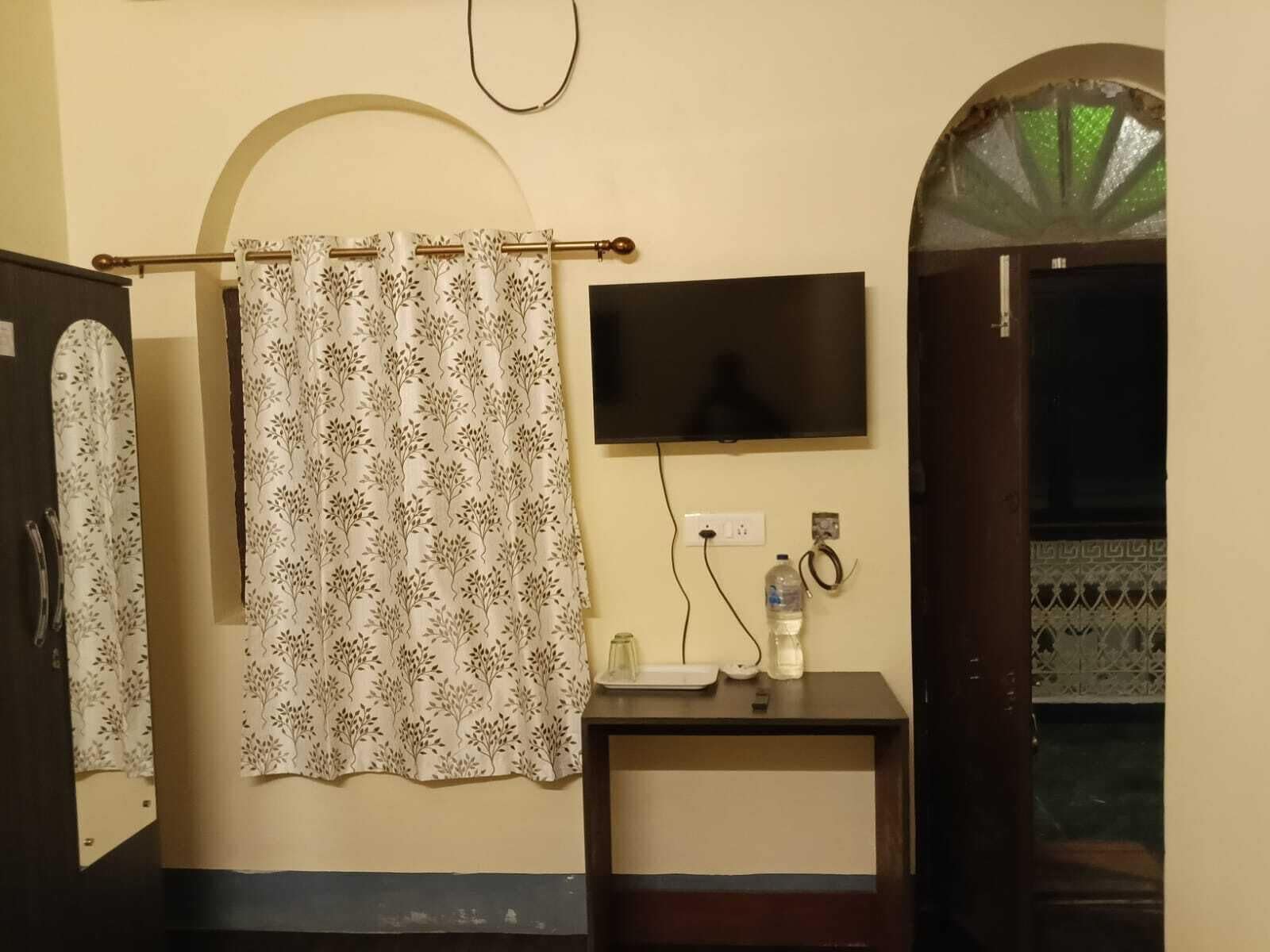 Deluxe Double Room | Free WiFi