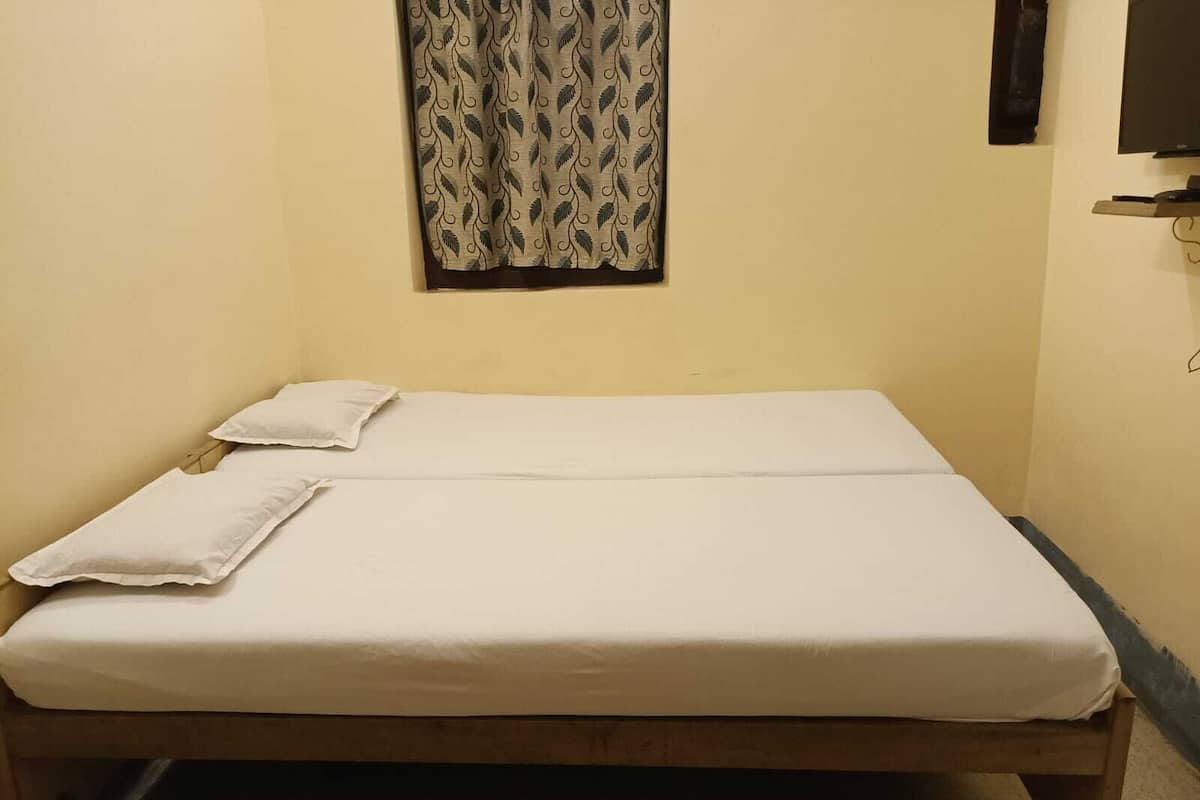 Standard Double Room | Free WiFi