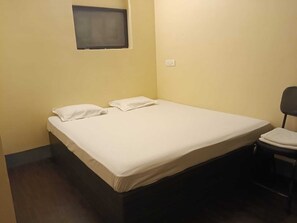 Deluxe Double Room | Free WiFi - SHAW GUEST HOUSE (Kolkata)