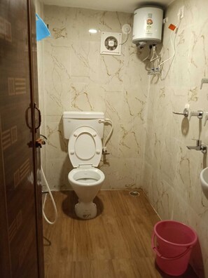 Deluxe Double Room | Bathroom