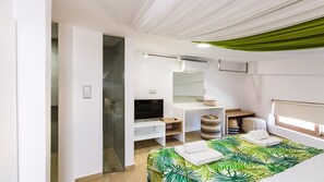 1 chambre, coffres-forts dans les chambres, fer et planche à repasser