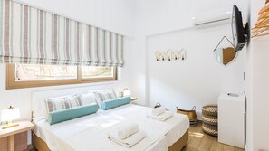 1 bedroom, in-room safe, iron/ironing board, free WiFi