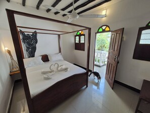 Iron/ironing board, free WiFi, bed sheets - Ellavita Cottages (Nungwi)