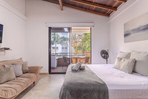 Apartment, 1 Queen-Bett und Schlafsofa, Balkon, Stadtblick | Verdunkelungsvorhänge, kostenloses WLAN