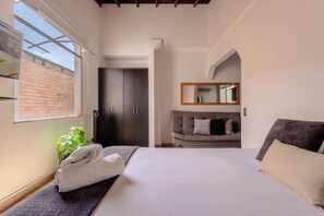 Studio, 1 Queen Bed with Sofa bed, Kitchenette