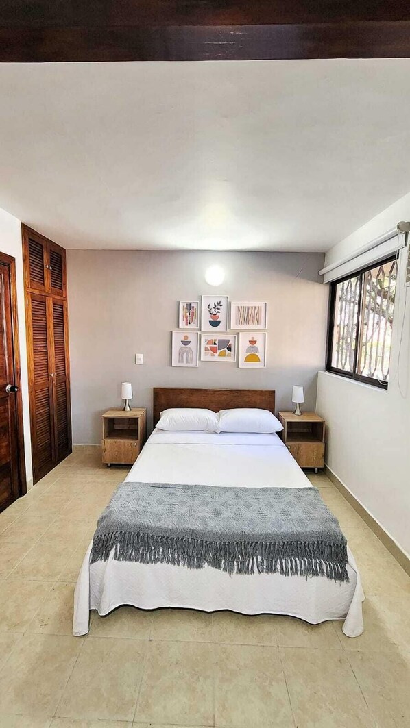 1 chambre, fer et planche Ă repasser, Wi-Fi gratuit