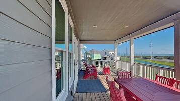 House, Multiple Beds, Patio, Beach View (Seaside Serenity) | Outdoor dining