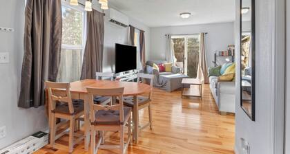 Charming 2-bedroom house with AC, WiFi in welcoming Salem