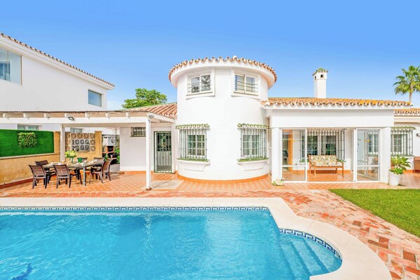 Villa (5 Bedrooms) | Exterieur