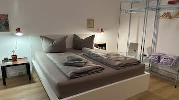 2 bedrooms, WiFi, bed sheets