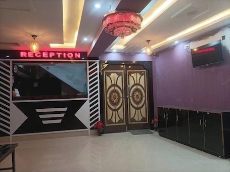 Reception. Hotel Dharam Mukti