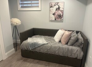 2 chambres, fer et planche à repasser, Wi-Fi gratuit, draps fournis