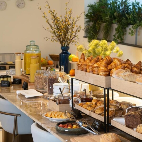 Daily continental breakfast (EUR 28 per person) - The Liman Hotel (Brussels)