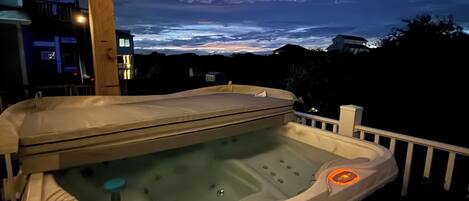 Tina de hidromasaje al aire libre