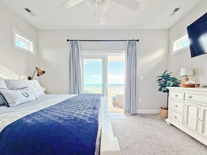 4 bedrooms, desk, iron/ironing board, travel cot - {Luxe} Ocean Views, Private Beach, Espresso Bar, Fire Pit, Golf Cart, EV (North Topsail Beach)