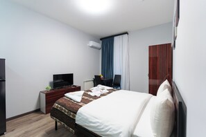 Family Double or Twin Room, Garden View | Desk, free WiFi - Gh Family Hotel (Yerevan)