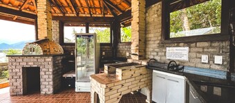 Cinematic house overlooking Itagua beach, Ubatuba