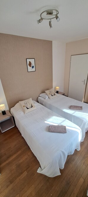 2 bedrooms, iron/ironing board, WiFi, bed sheets - Gite in the land of the 3 borders, France, Germany, Luxembourg. In the heart of nature.  (Merschweiller (kitzing))