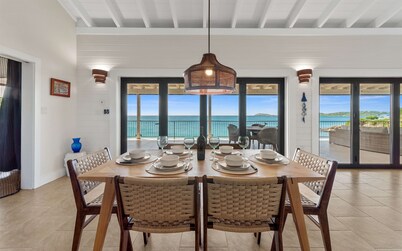Oceanfront Villa-walk to resort-Generator & Solar