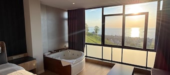 NORTH STAR RESORT HOTEL