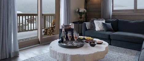 Télévision, cheminée