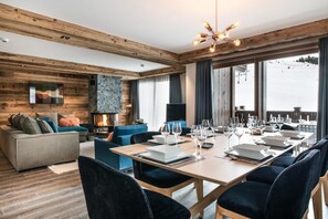Dining - Wifi, 100m from resort center, 5th floor, view ski slopes/panoramic/mountain, fitness, sauna, hammam (Courchevel)