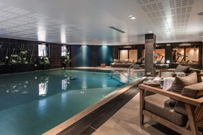 Pool - Wifi, 100m from resort center, 5th floor, view ski slopes/panoramic/mountain, fitness, sauna, hammam (Courchevel)