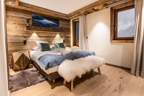 4 bedrooms, WiFi, bed sheets - Wifi, 100m from resort center, 4th floor, view mountain, fitness, sauna, hammam, terrace, parking (Courchevel)