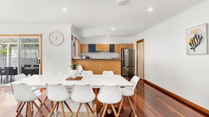 Dining - Sandlewood Breeze - Pet Friendly - Community Pool (Callala Beach)