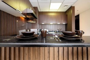 Mikrobølgeovn, ovn, kogeplade, brødrister