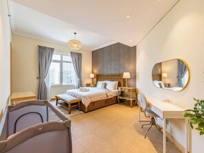 Skrivebord, strygejern/strygebræt, gratis Wi-Fi, sengetøj