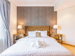 Bureau, fer et planche à repasser, Wi-Fi gratuit, draps fournis