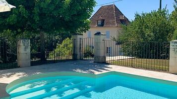 Een verwarmd zwembad