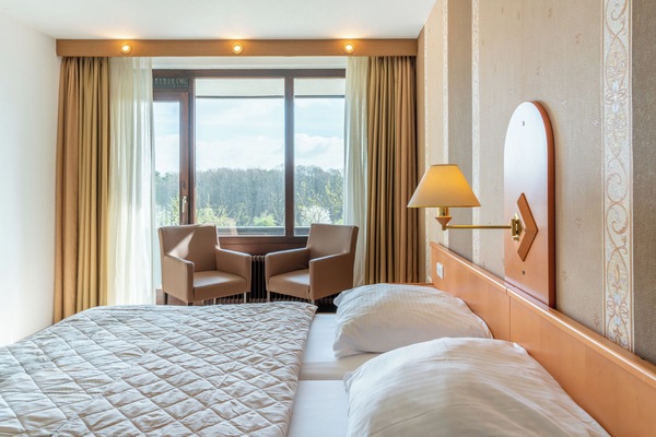 1 bedroom, hypo-allergenic bedding, individually decorated