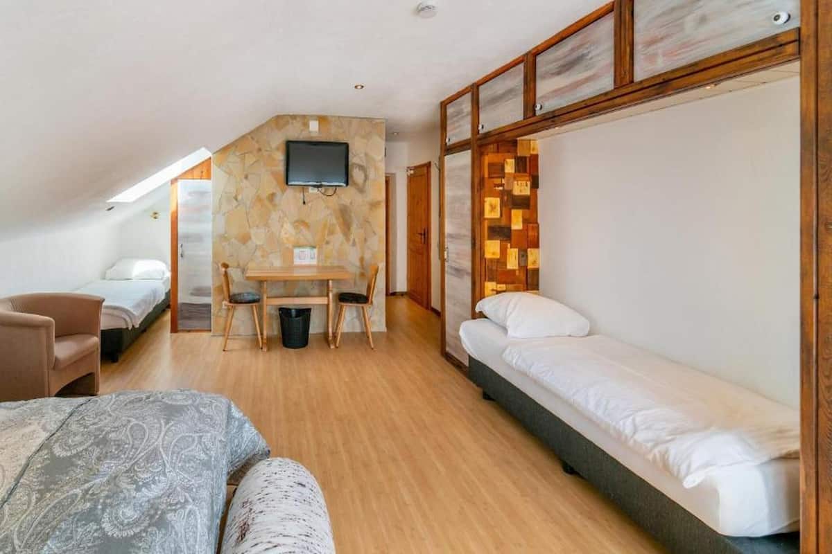 Exclusive Apartment | Hypo-allergenic bedding, individually decorated, individually furnished